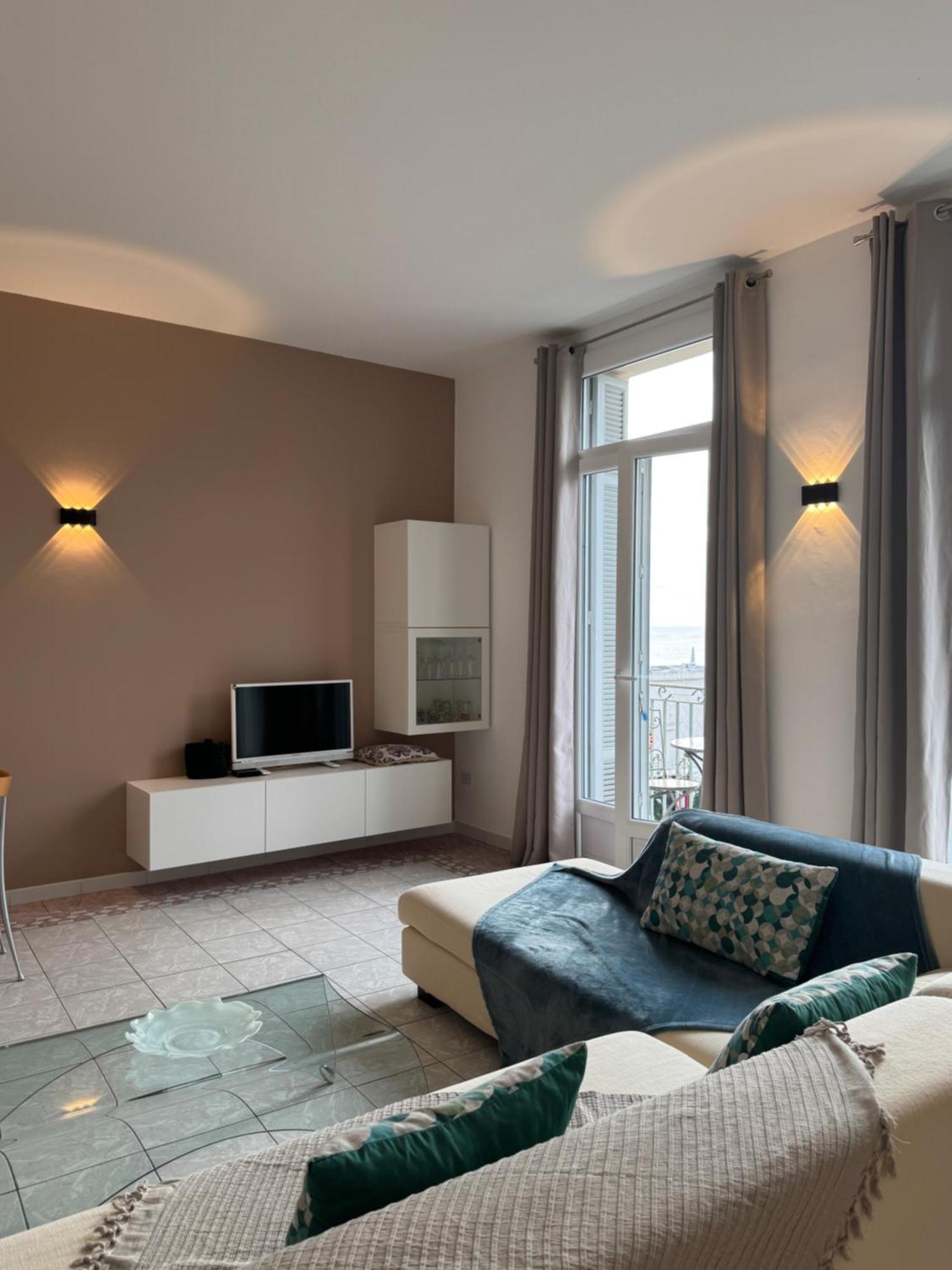 Apartment Centre Vue Imprenable Sur Et Jardin Bioves Menton