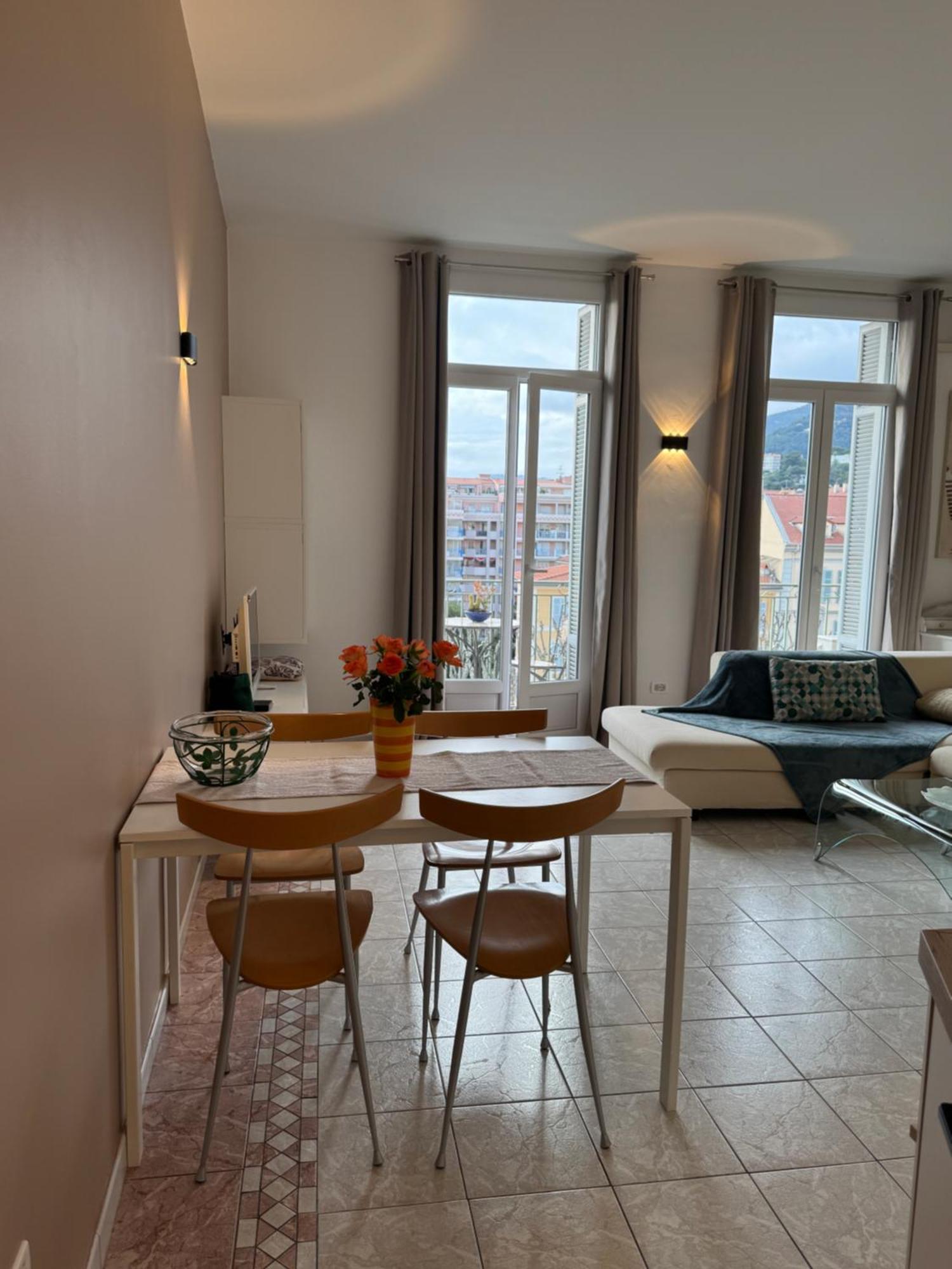 Centre Vue Imprenable Sur Et Jardin Bioves Apartment